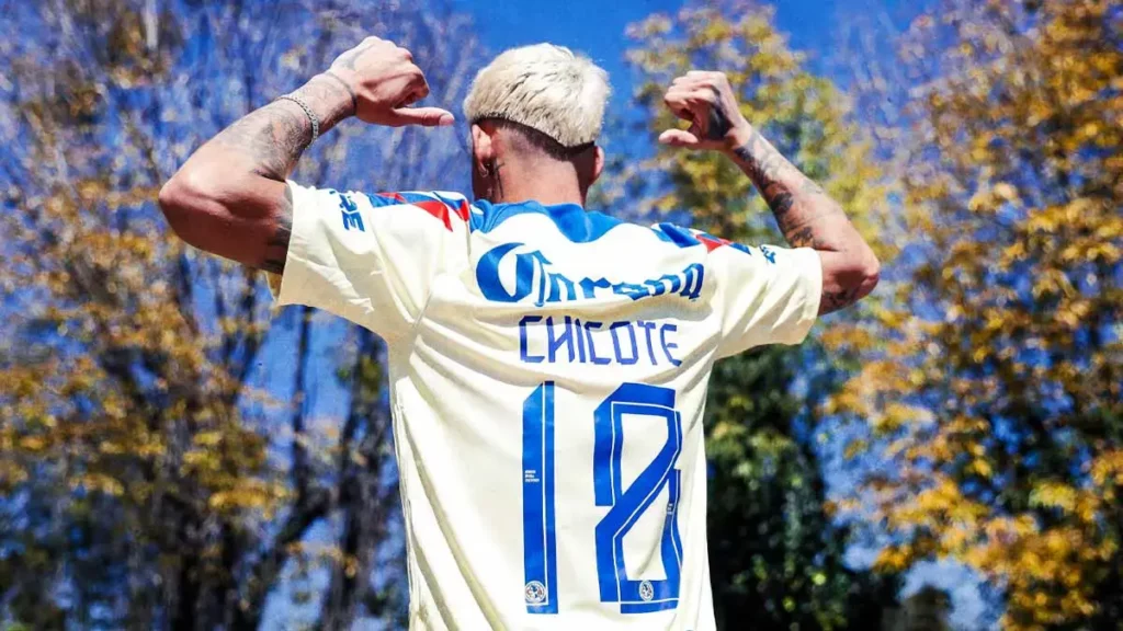Cristian Calderón se une a los futbolistas que han sido parte del Chivas y América