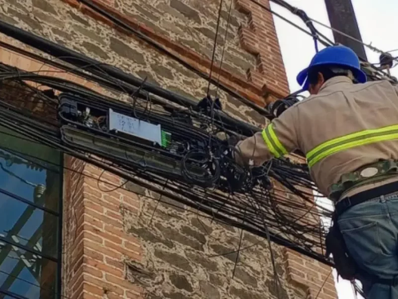 Ayuntamiento de Puebla continúa con la supervisión del ordenamiento y retiro de cableado en la capital