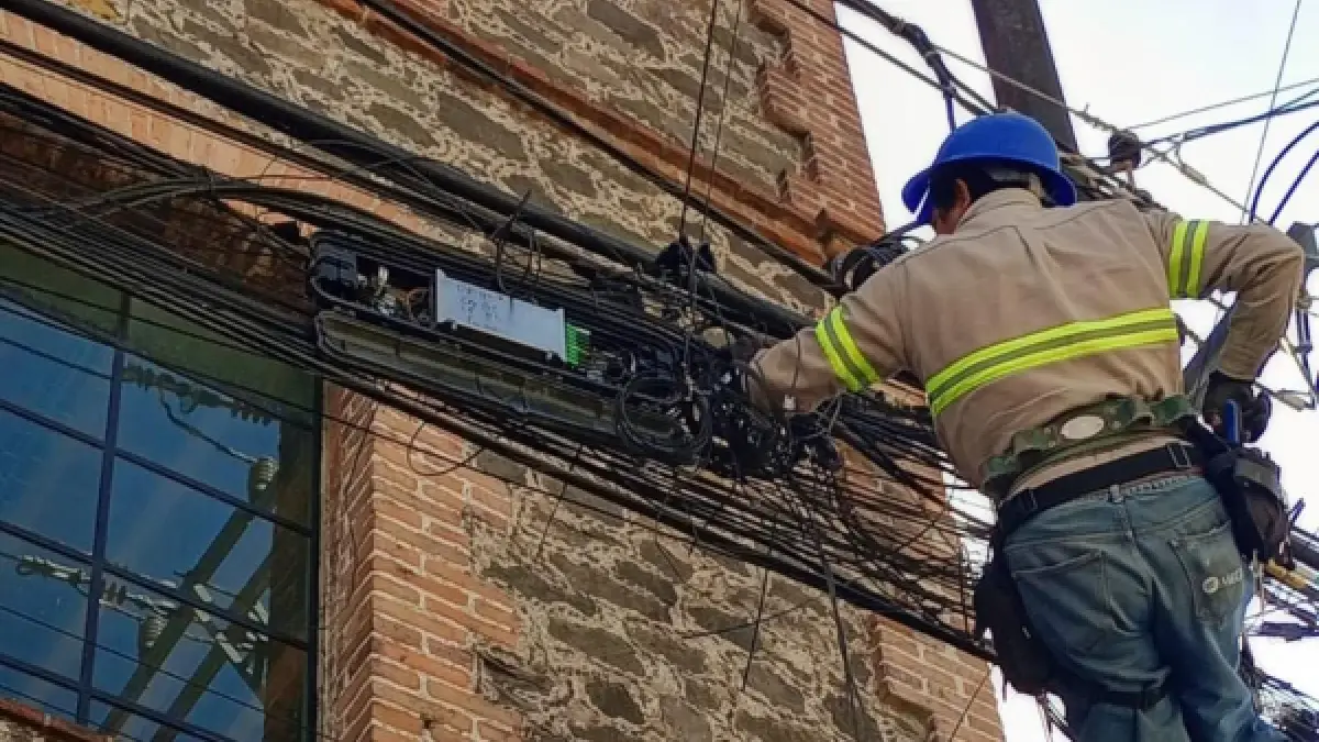 Ayuntamiento de Puebla continúa con la supervisión del ordenamiento y retiro de cableado en la capital