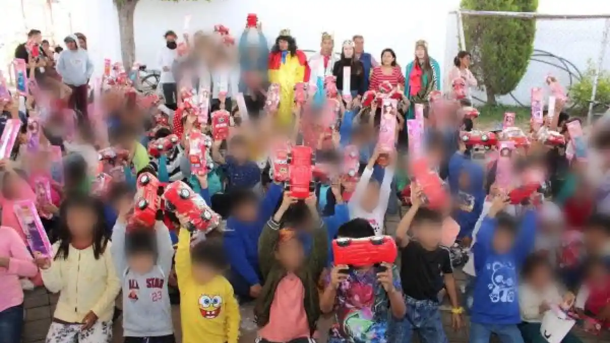 La magia de los reyes llega a Cholula: DIF Municipal entrega juguetes en las 13 Juntas Auxiliares