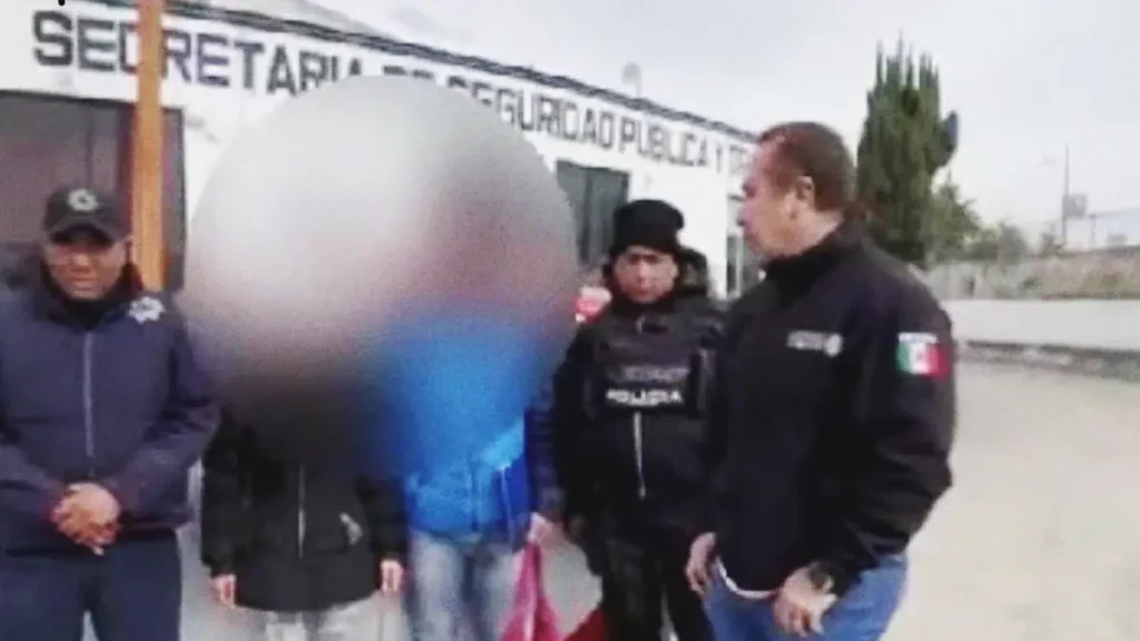 Detienen a dos hombres en Texmelucan por robo de auto, captaron a la víctima mediante Facebook
