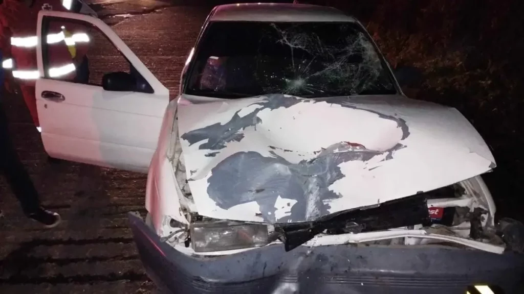 Choque de auto y moto dejó un muerto y un herido en Huauchinango