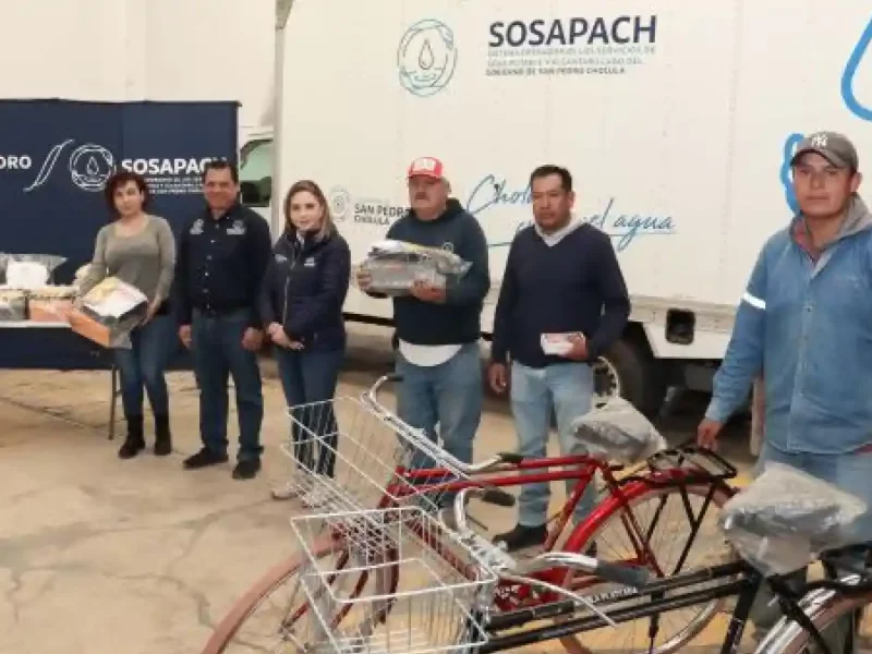 Entrega Paola Angon uniformes y equipos a personal de SOSAPACH