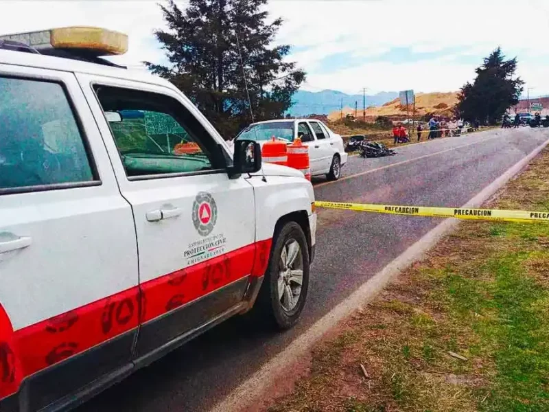 Una mujer muerta y un herido dejó choque de motocicleta y auto en Chignahuapan