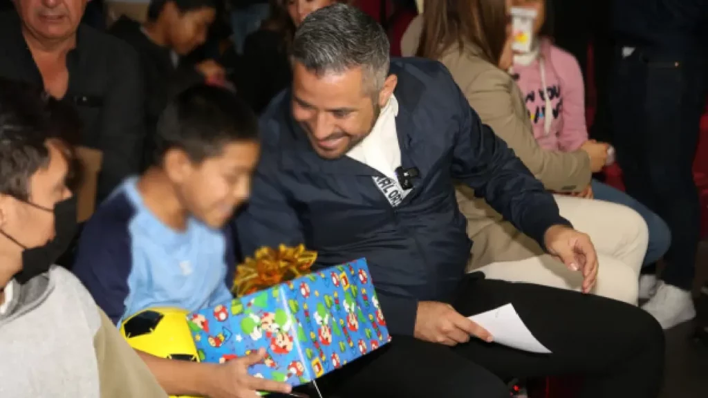Ayuntamiento de Puebla apadrina a niñas y niños de centro de día del SMDIF