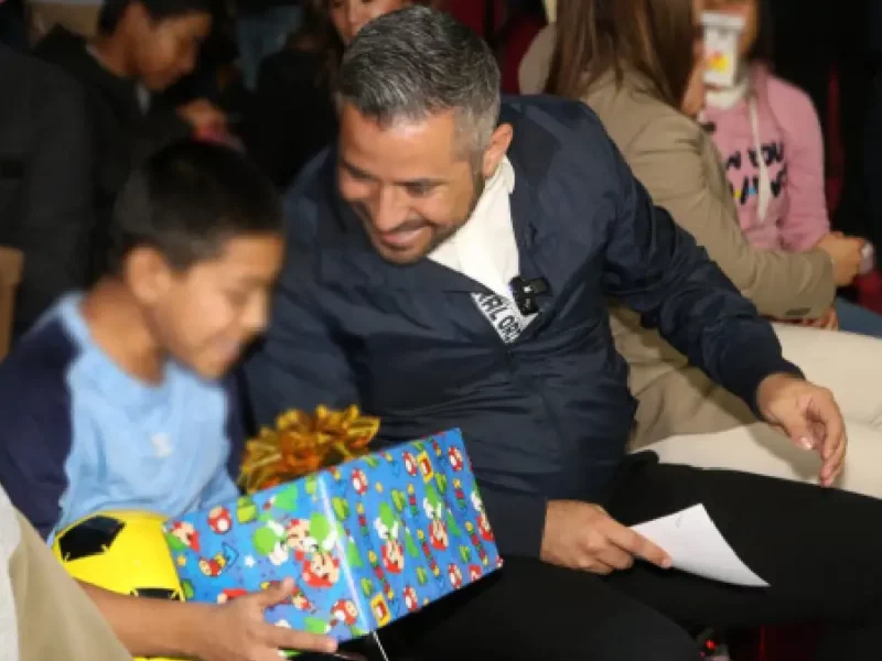 Ayuntamiento de Puebla apadrina a niñas y niños de centro de día del SMDIF