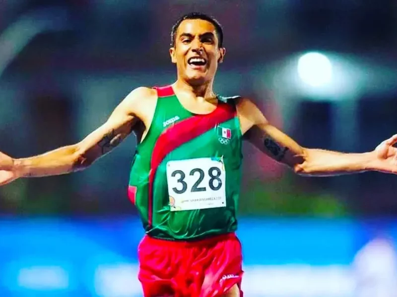 Juan Luis Barrios impone nuevo récord mexicano en el Medio Maratón de Houston 2024