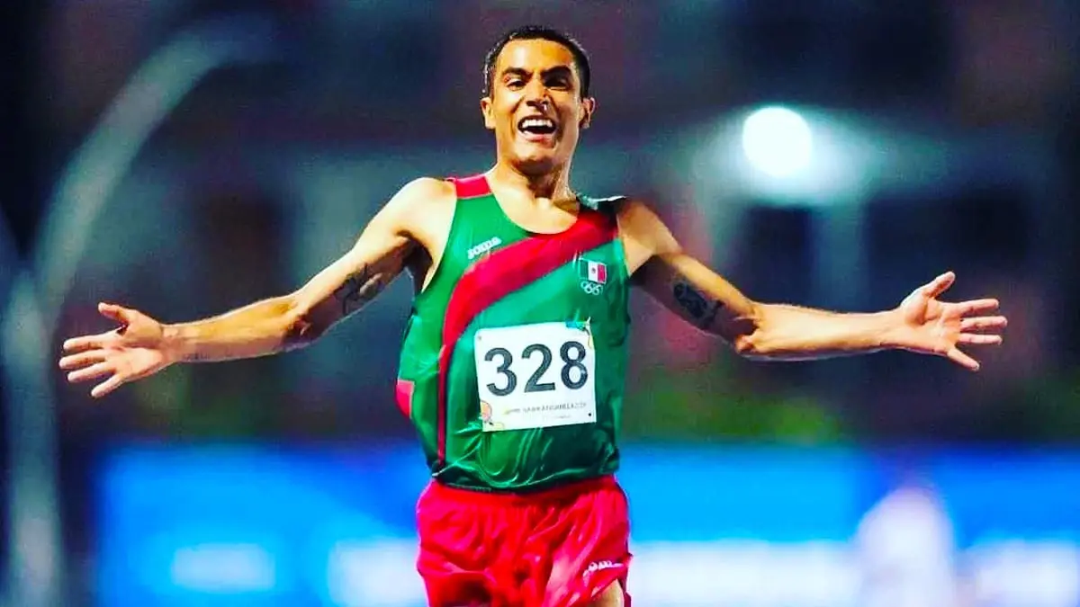 Juan Luis Barrios impone nuevo récord mexicano en el Medio Maratón de Houston 2024