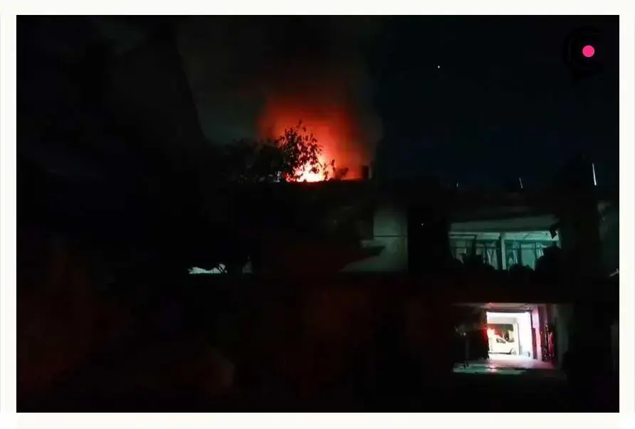 Se registra incendio en la juguetería Sonora Plus de Tehuacán