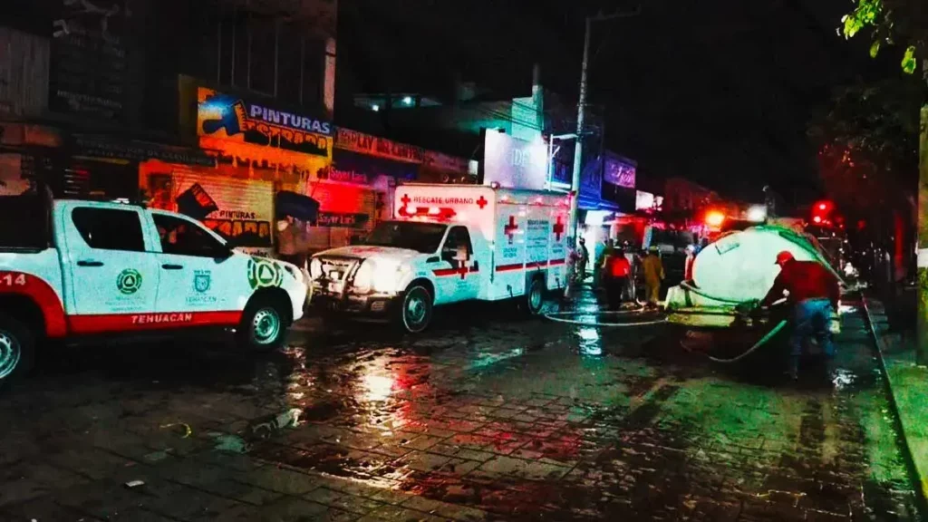 Se registra incendio en la juguetería Sonora Plus de Tehuacán