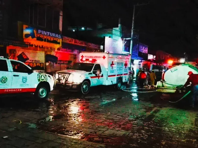 Se registra incendio en la juguetería Sonora Plus de Tehuacán