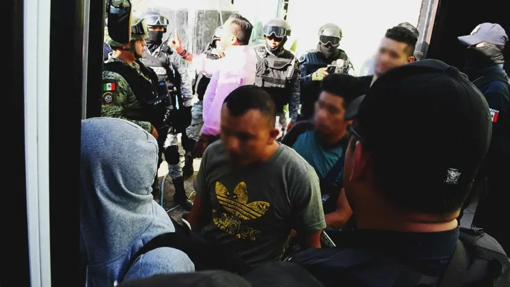 Policía estatal rescata a 19 migrantes en Granjas Puebla