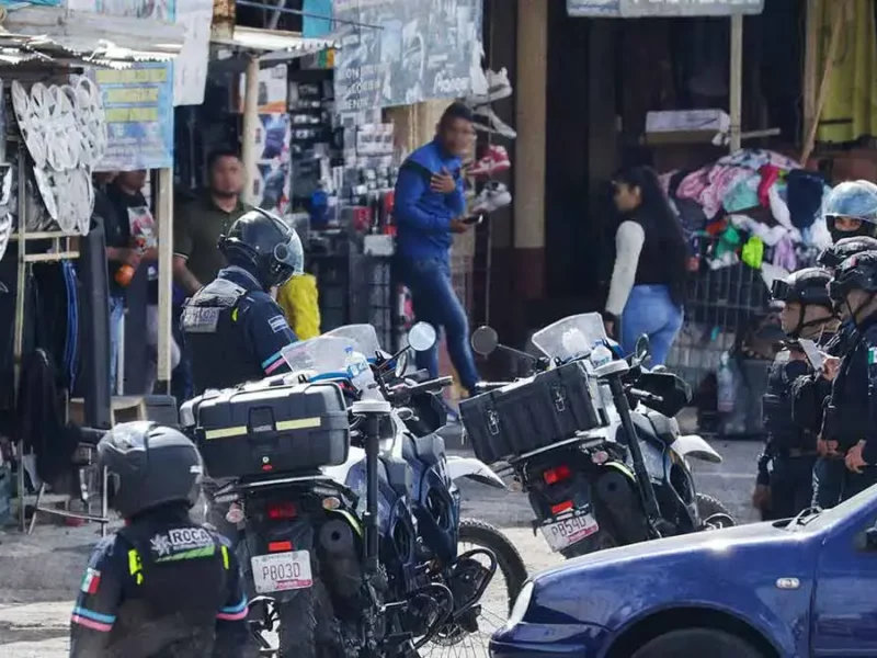 Realizan operativo por asesinato de lavacoches en el Mercado Independencia en Puebla