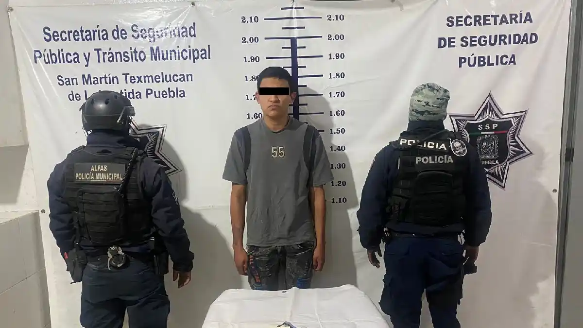 La SSP de San Martín Texmelucan aseguro a un masculino por consumo y posible venta y distribución de estupefacientes