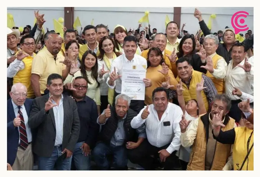 Eduardo Rivera recibe constancia como candidato del PRD por la gubernatura de Puebla