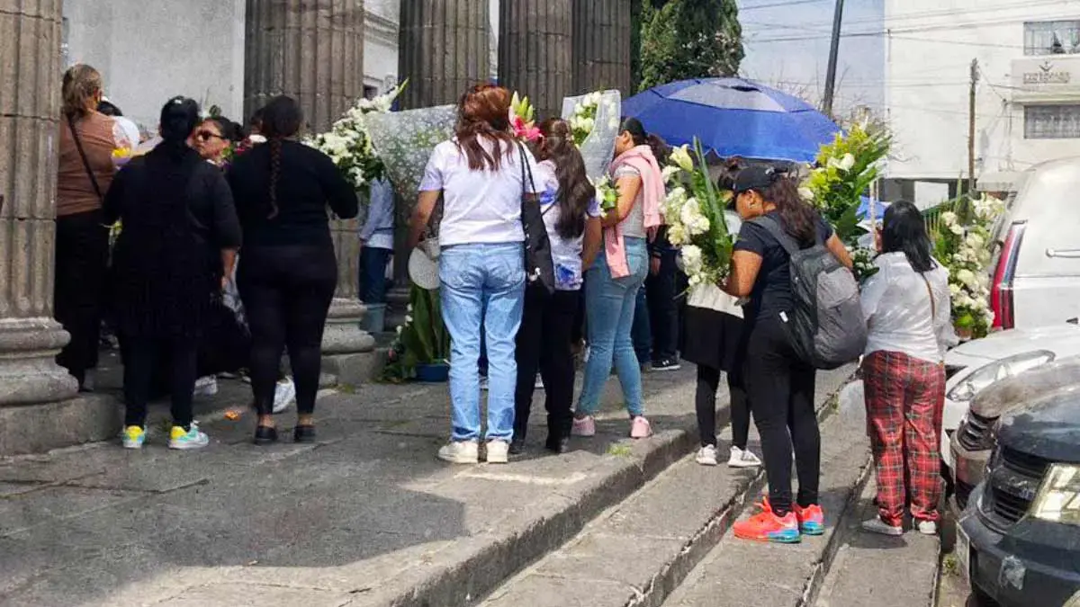 Despiden a Karina en el Panteón Municipal de Puebla; fue víctima de feminicidio