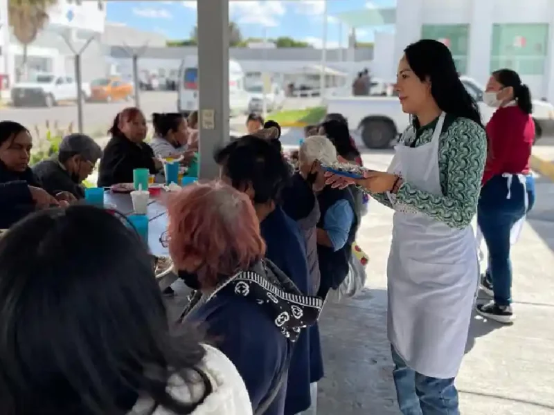 Voluntariado del Congreso de Puebla realiza jornada alimentaria en albergue del Hospital del Sur