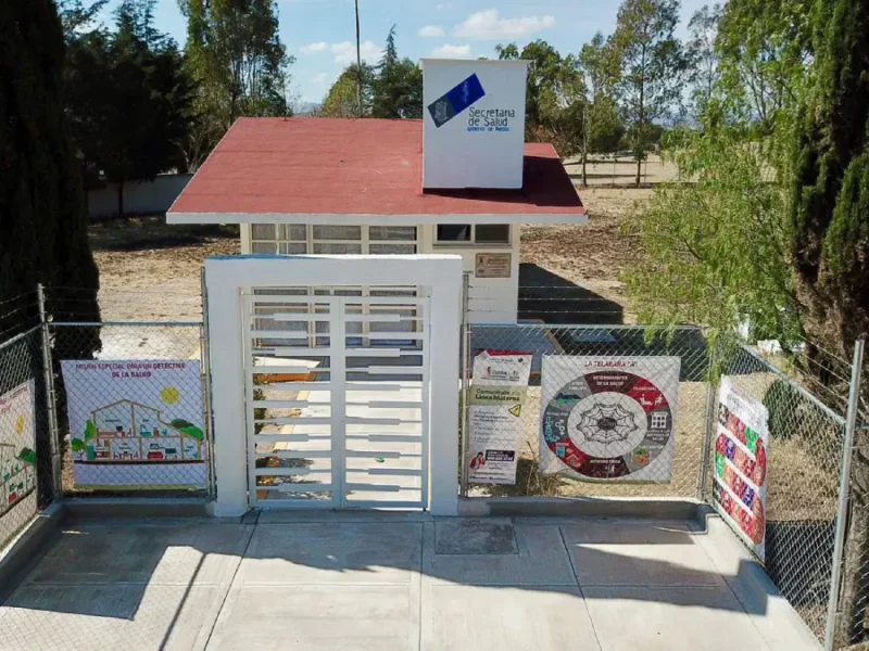 José Huerta Espinoza entrega obra de rehabilitación de Casa de Salud de Tenextepec