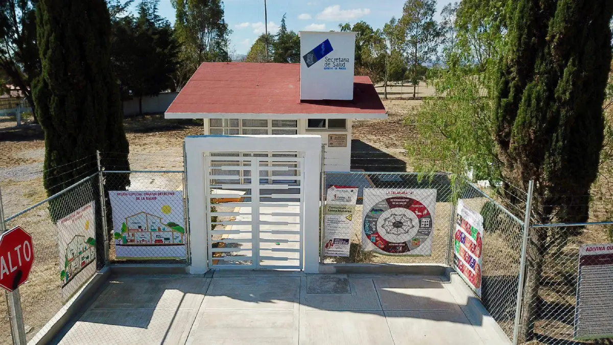 José Huerta Espinoza entrega obra de rehabilitación de Casa de Salud de Tenextepec