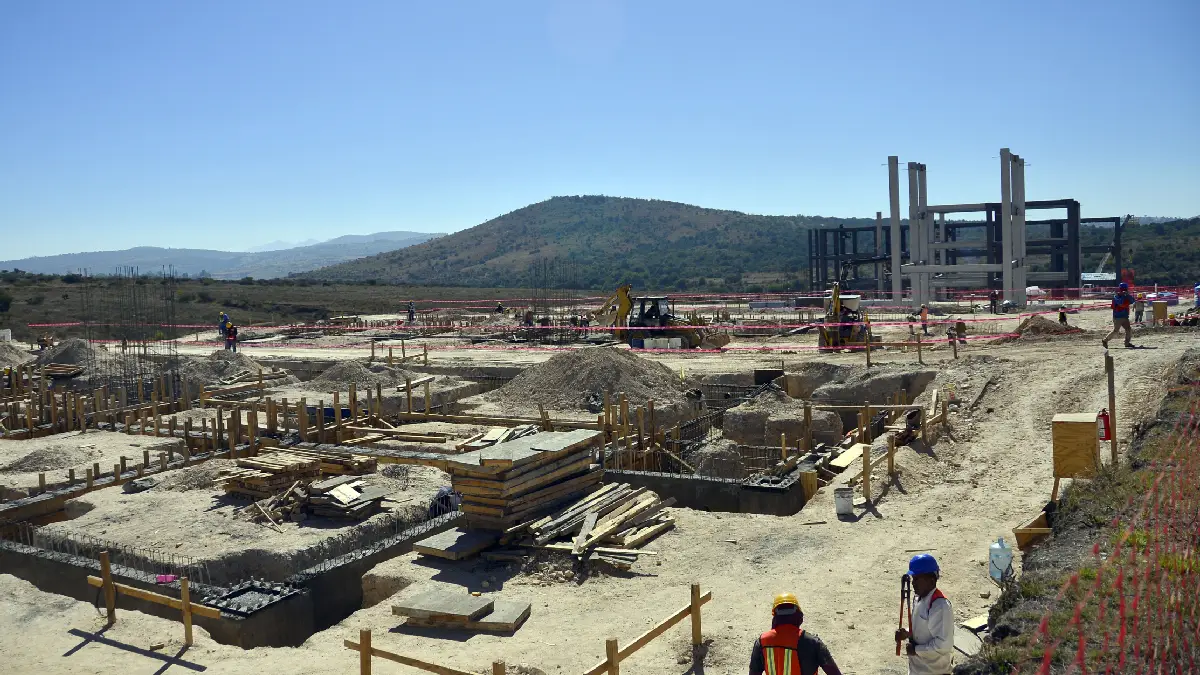 Supervisa la Rectora María Lilia Cedillo Ramírez avance de obra en CU2