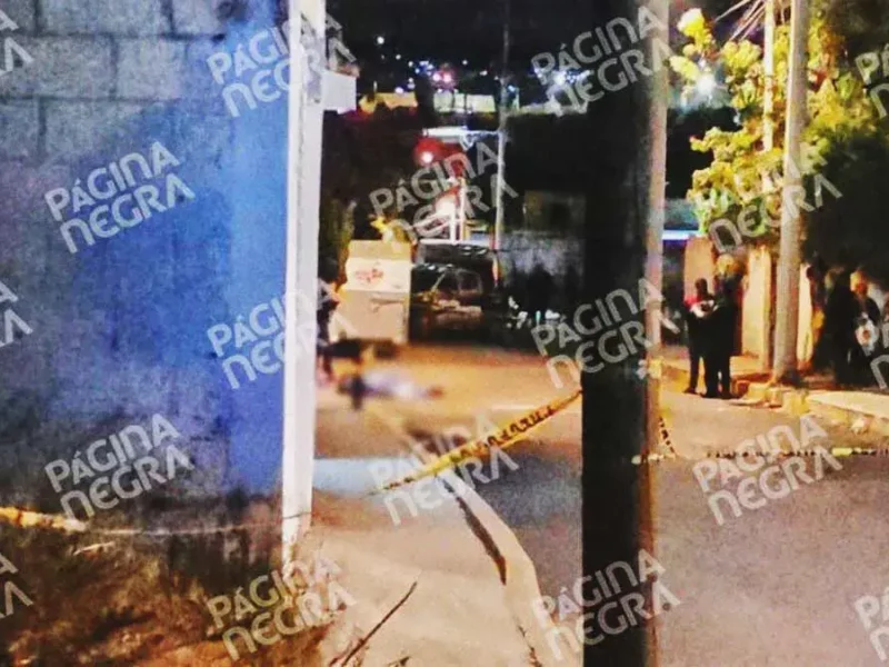 En arraigado domiciliario, asesinan a balazos a Julio César en San Pedro Zacachimalpa