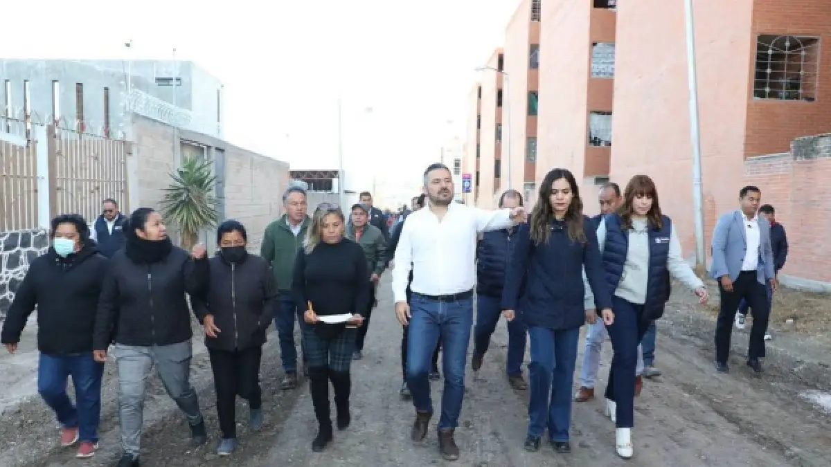 Avanzan trabajos en canal de riego y 12 A sur en San José Chapulco