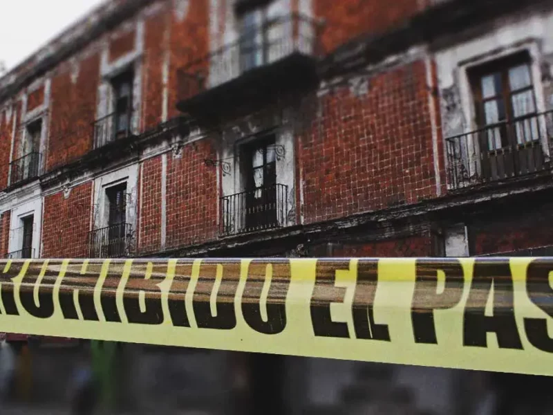Portero murió en un inmueble de la “Calle de los Dulces” en Puebla, cayó de varios metros
