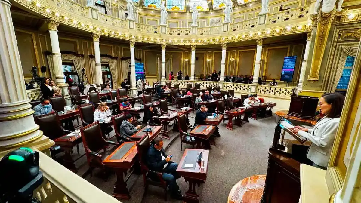 Con 28 diputados finalizó sesión del Congreso de Puebla, 10 abandonaron el Pleno