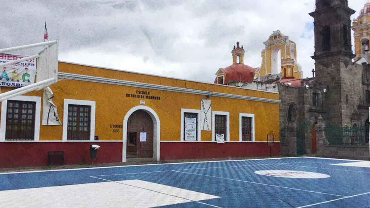 Alistan reunión con vecinos del Barrio de Santiago en Puebla por peatonalización