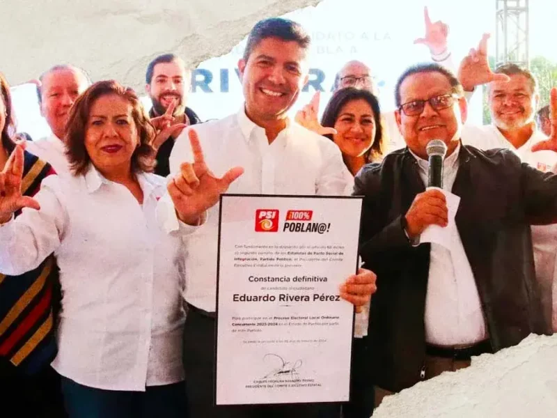 PSI entrega constancia de candidatura a Lalo Rivera