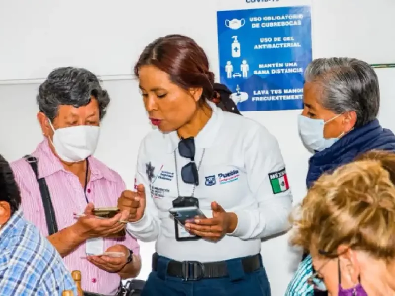 Gobierno municipal capacita a personas adultas mayores para prevenir ciberdelitos
