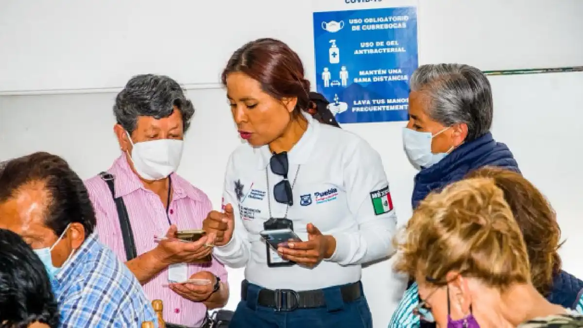 Gobierno municipal capacita a personas adultas mayores para prevenir ciberdelitos