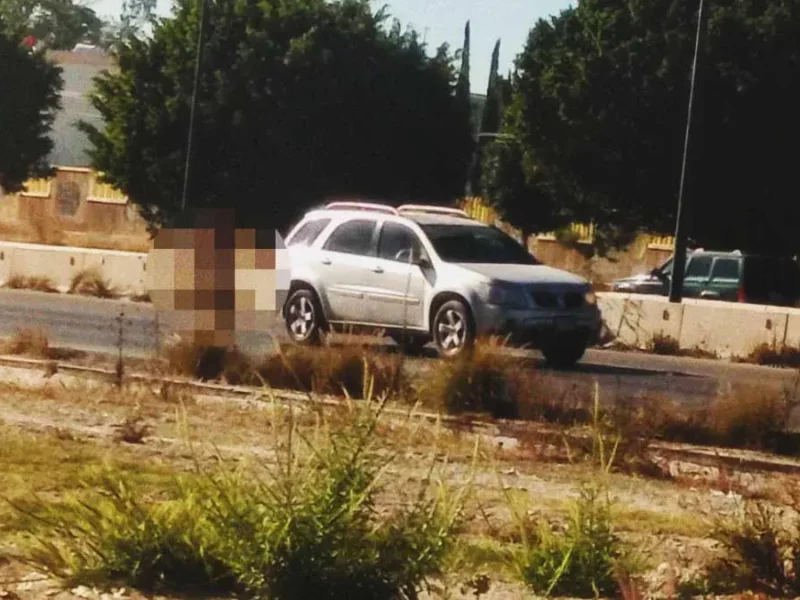 Policías auxiliaron a mujer que caminaba desnuda en el Periférico Ecológico de Puebla