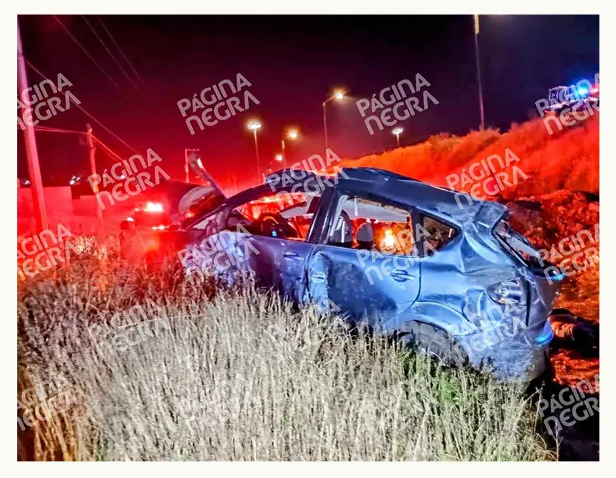 Volcadura de auto dejó tres muertos y tres heridos en el Periférico Ecológico