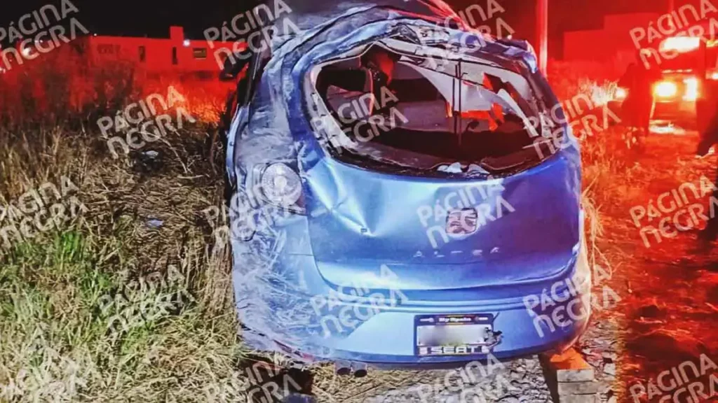 Volcadura de auto dejó tres muertos y tres heridos en el Periférico Ecológico