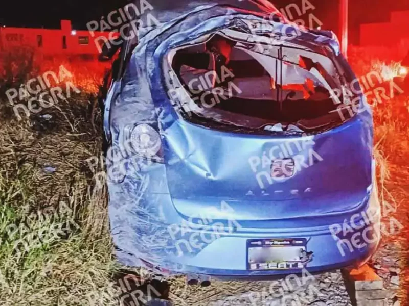 Volcadura de auto dejó tres muertos y tres heridos en el Periférico Ecológico