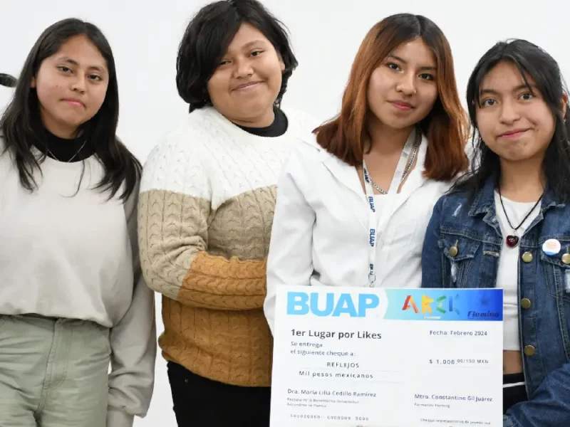 Se premia a los ganadores de los concursos “Creación Porra Institucional BUAP” y “Apantálla-te”