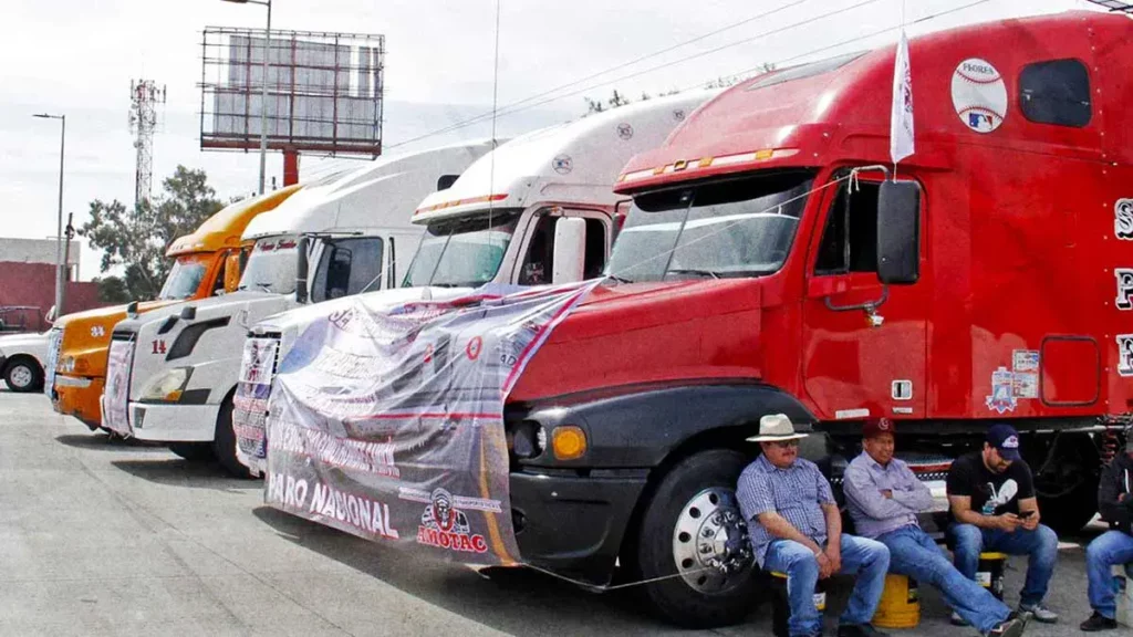 Tras acuerdo con Segob Puebla, integrantes de Amotac se manifiestan sin bloqueo de carreteras