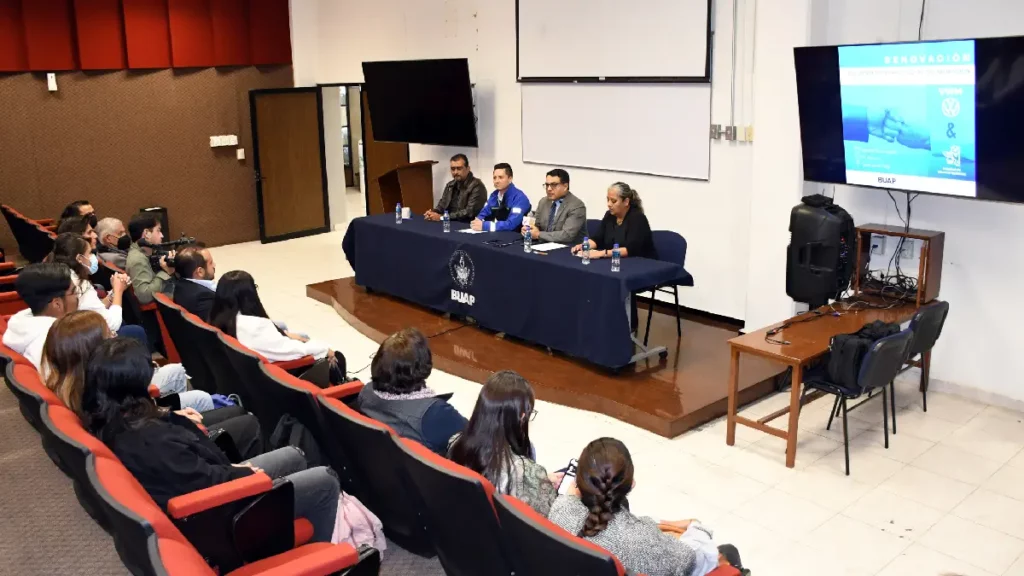 La Facultad de Ciencias Químicas y Volkswagen de México renuevan convenio específico de colaboración