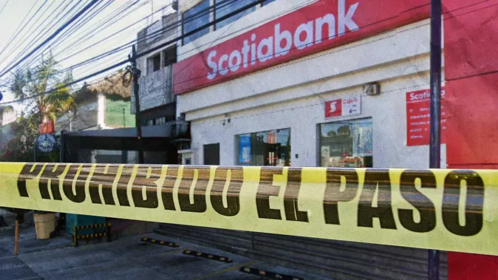 Asaltan a cuentahabiente dentro de banco Scotiabank en la Calzada Zavaleta, Puebla