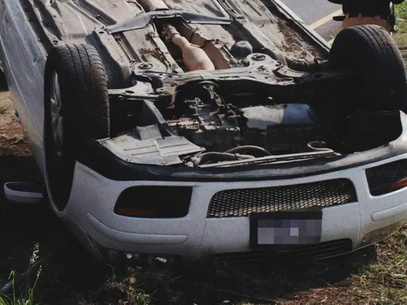 Accidente dejó a mujer atrapada y lesionada en la Calzada Zavaleta de Puebla