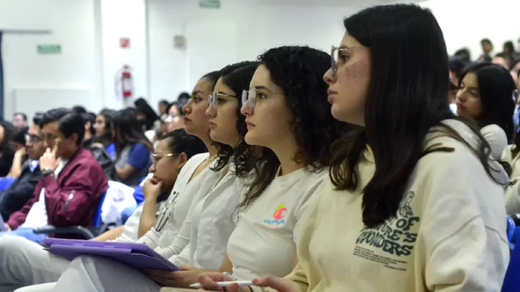 Con herramientas electrónicas, BUAP apoya la formación académica de estudiantes del Área de la Salud