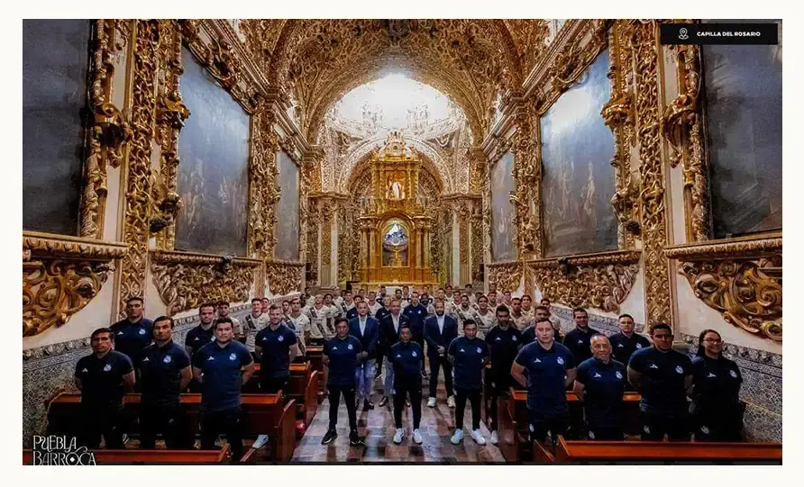 Club Puebla deslumbra en su foto oficial del Clausura 2024 en la Capilla del Rosario