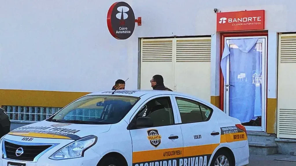 Roban cajero automático de Banorte en Cruz del Sur, Cuautlancingo