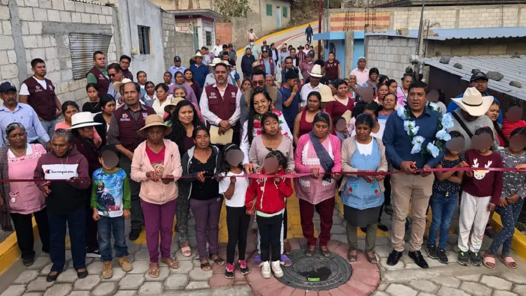 Ariadna Ayala dignifica calles en la Junta Axiliar de San Jerónimo Coyula