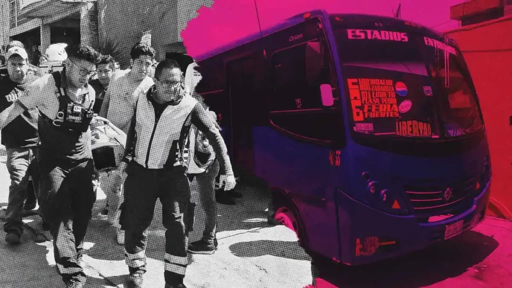 Chofer de "los morados" cruza semáforo en rojo y abandona a pasajeros heridos en Puebla