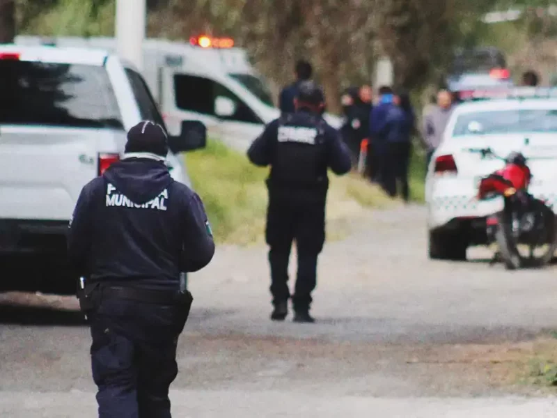 Con narcomensaje, abandonan cuerpo decapitado en camino de Huejotzingo