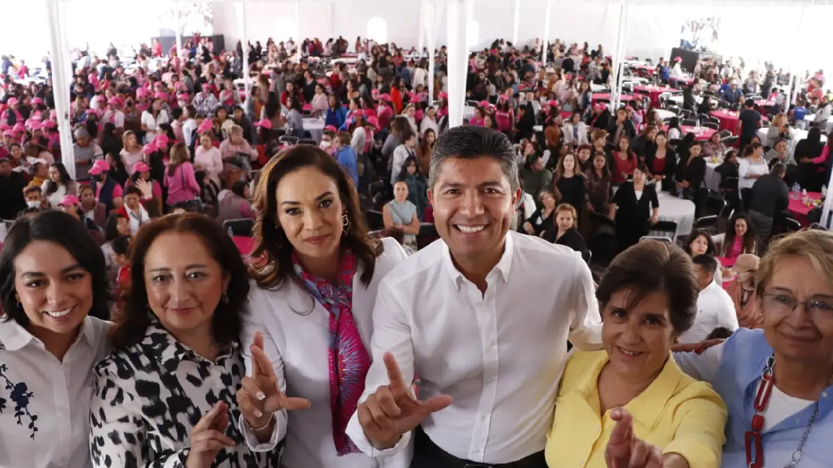Asociaciones civiles reunen más de tres mil mujeres en foro para hablar de la salud, economía, y seguridad