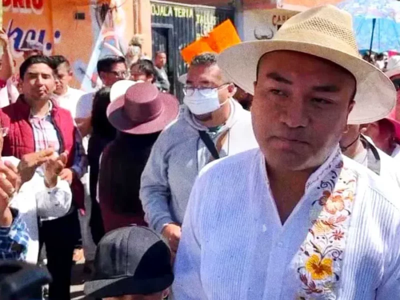 La manifestación convocada por Roberto Solís reunió a 100 personas en Huejotzingo