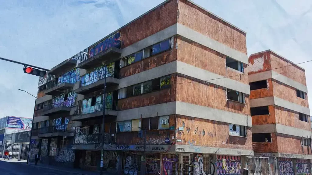 Edificio abandonado en la 11 sur en Puebla, necesita permiso estatal para ser intervenido